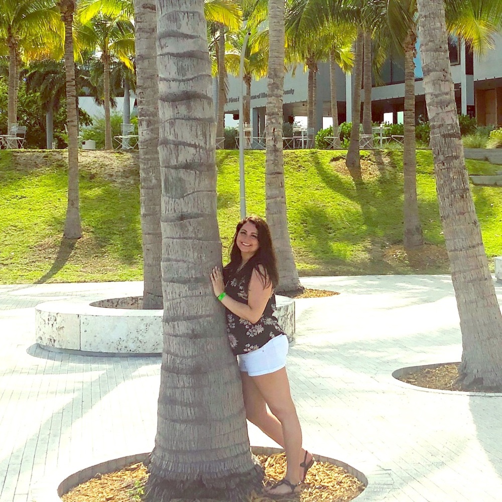 Meet your Posher, Julia